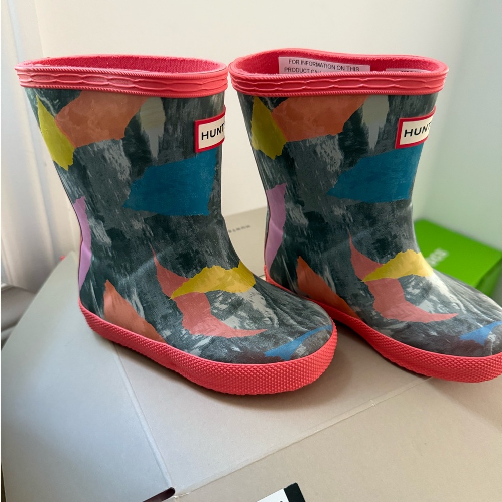 NWT Hunter toddler rain boot size 7K